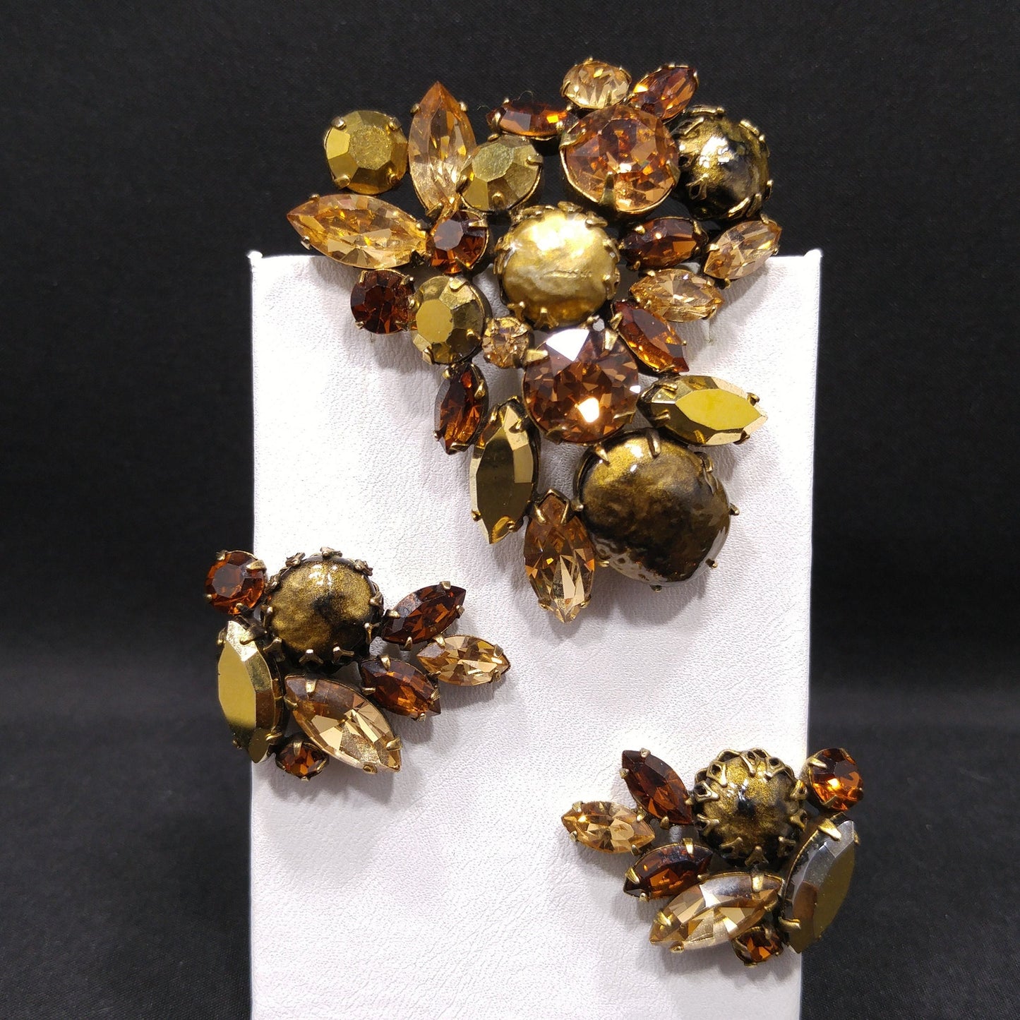 Regency Topaz & Gold Rhinestones Brooch Earrings Set, Gold Faux Pearls, 1950s Vintage Jewelry