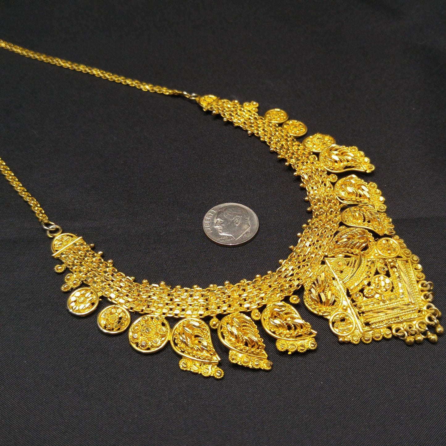 Vintage Heavily Gold Plated Necklace, 3D Cut Hand Crafted, Vintage Jewelry