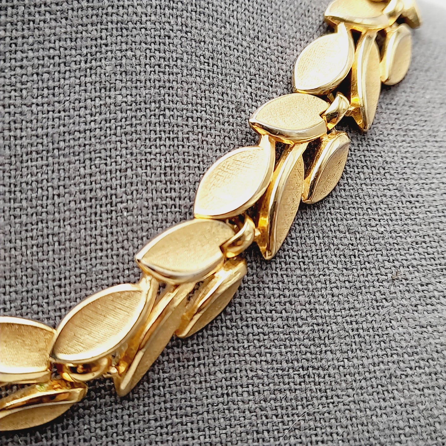 Vintage Trifari Gold Plated Leaves Choker Necklace