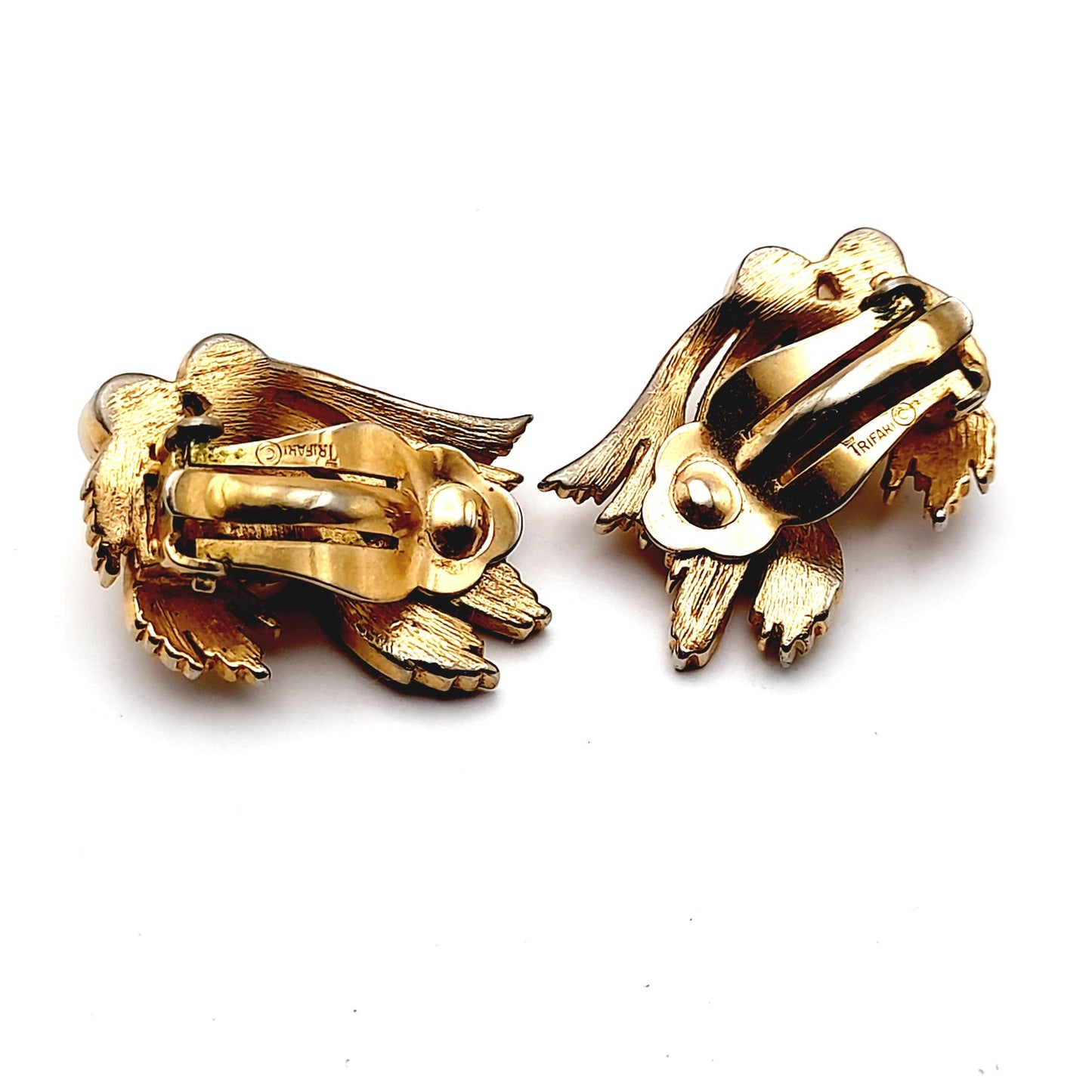 Vintage Crown Trifari Faux Pearl Clip Earrings – Gold Tone Designer Jewelry