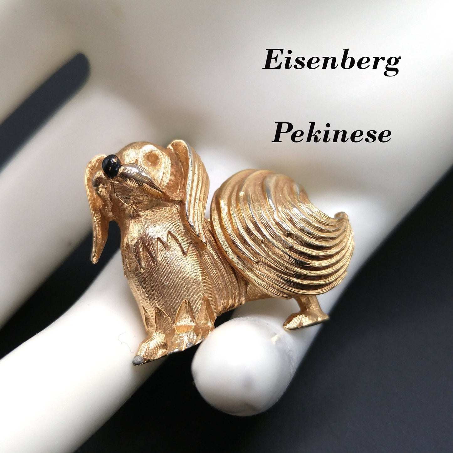 Eisenberg Pekinese Dog Brooch, Gold Plated, 1950s Vintage Jewelry