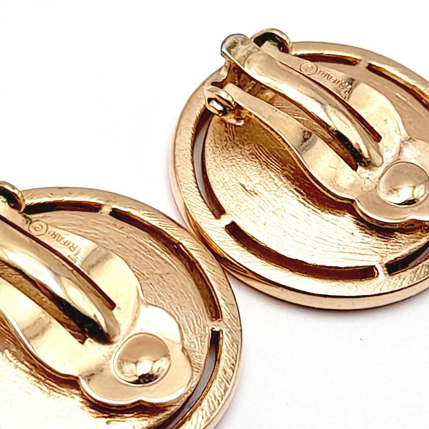 Vintage Trifari Satin Finish Gold Plated Choker Clip Earrings Set