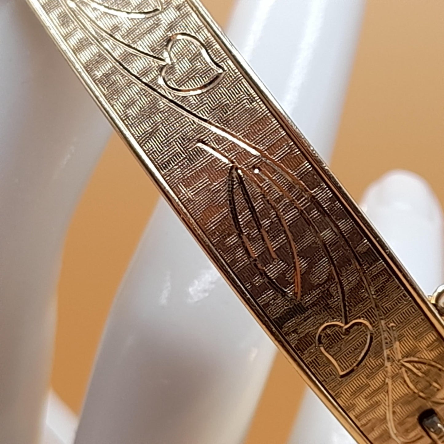 Krementz Floral Hinged Bangle Bracelet, Rolled Gold Overlay, Safety Chain, 1950s Vintage Jewelry