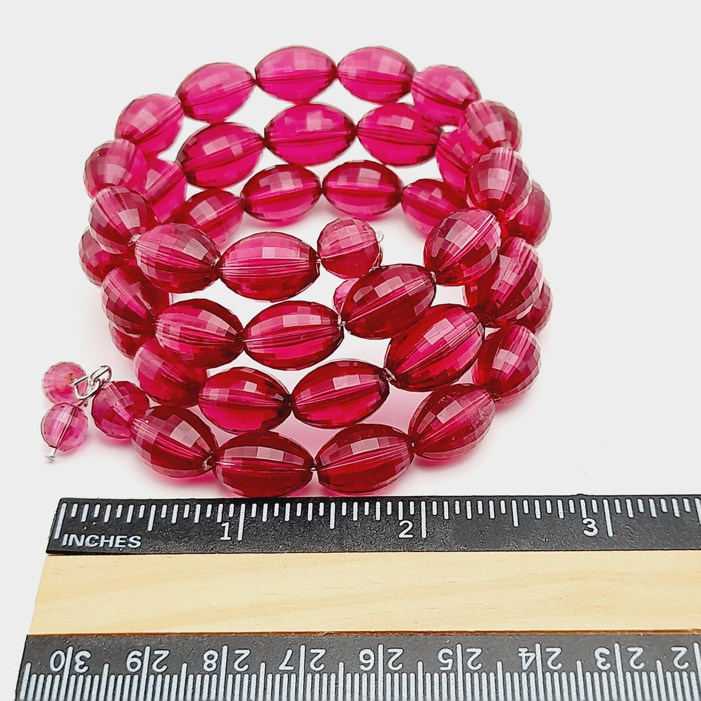 Vintage 1950s Purple Faceted Lucite Oval Beads Memory Wire Bracelet