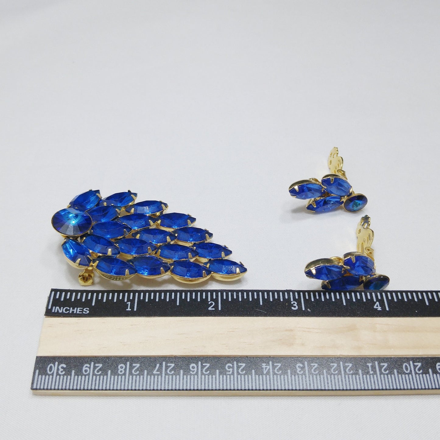 Mid Century Blue Rivoli Brooch & Earrings, Gold Plated, 1960s Vintage Jewelry