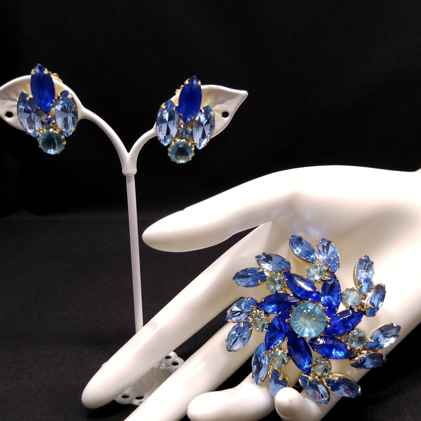 Blue Light Dark Rhinestones Pinwheel Brooch & Earrings, Gold Plated, 1960s Vintage Jewelry