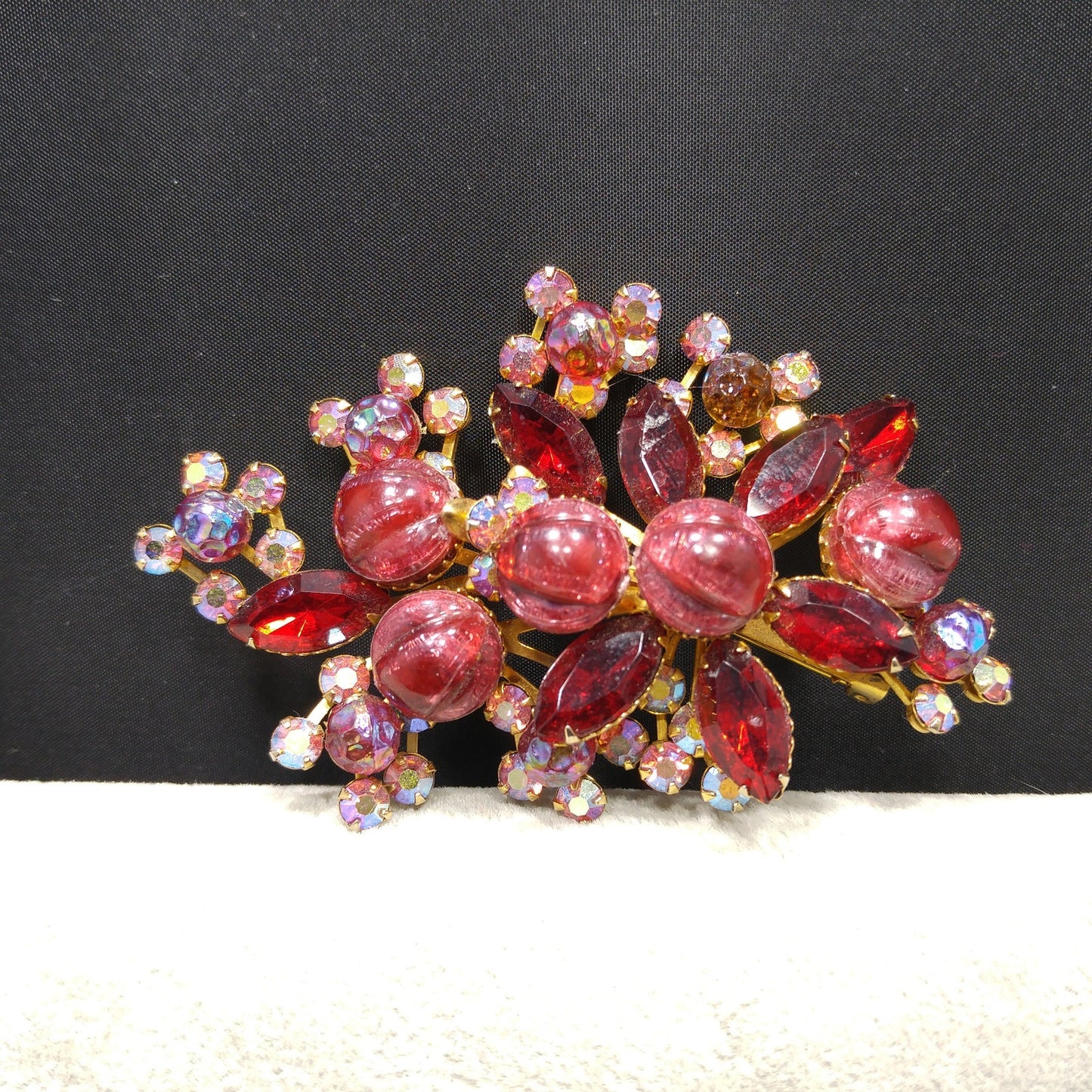Red Art Glass Aurora Borealis Floral Brooch, Wide Riveted Bouquet, 1950s Vintage Jewelry