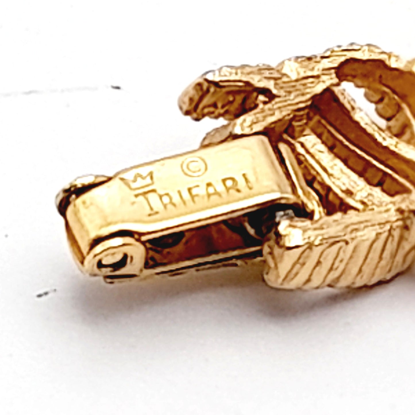 Vintage Crown Trifari Ribbon Gold Plated Bracelet, 7 1/8 Inches