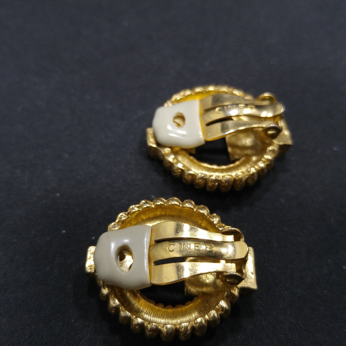 Ciner Open Center Round Clip Earrings, Gold Plated, 1980s Vintage Jewelry