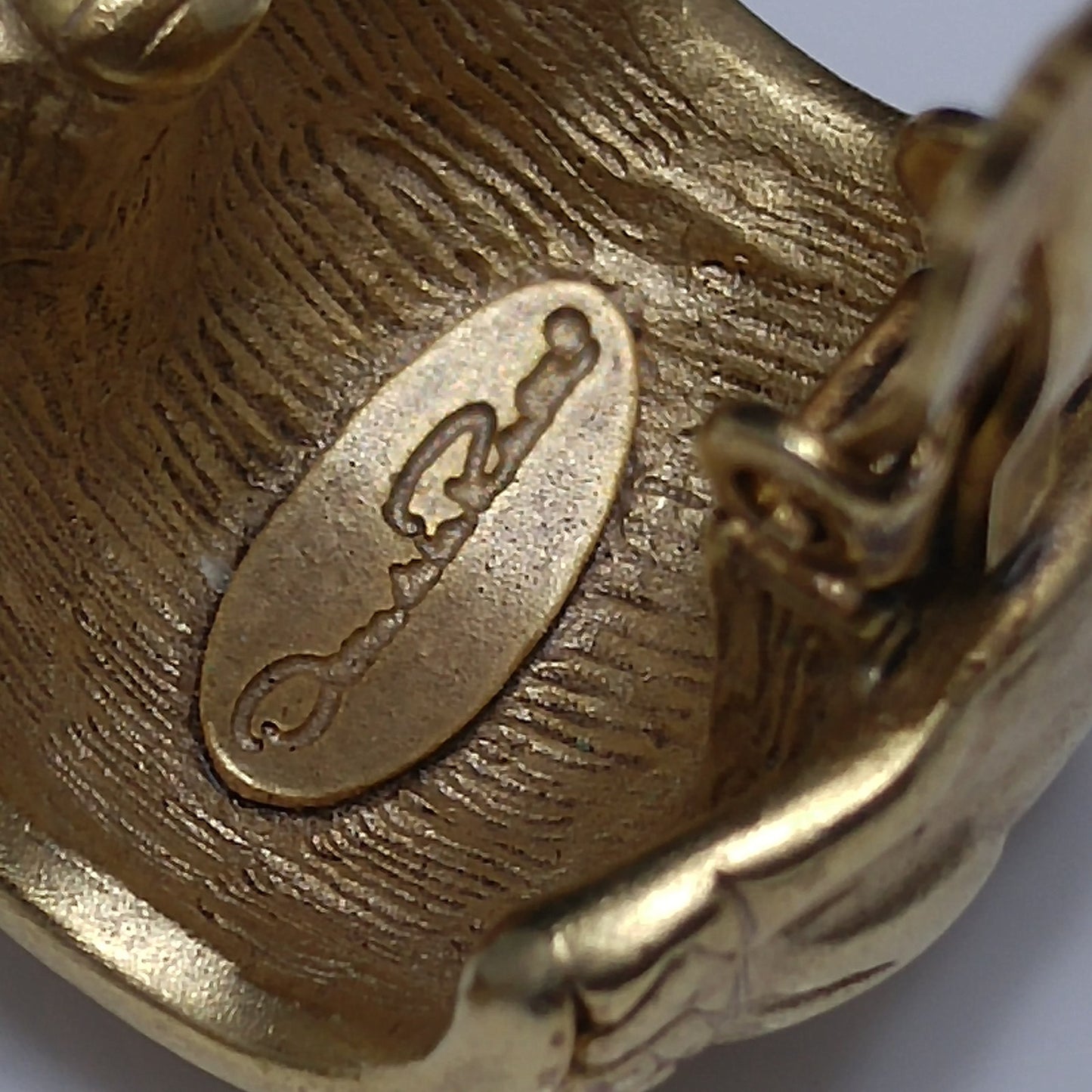 Oscar de la Renta Wide Clip Earrings, Gold Plate, 1980s Vintage Jewelry