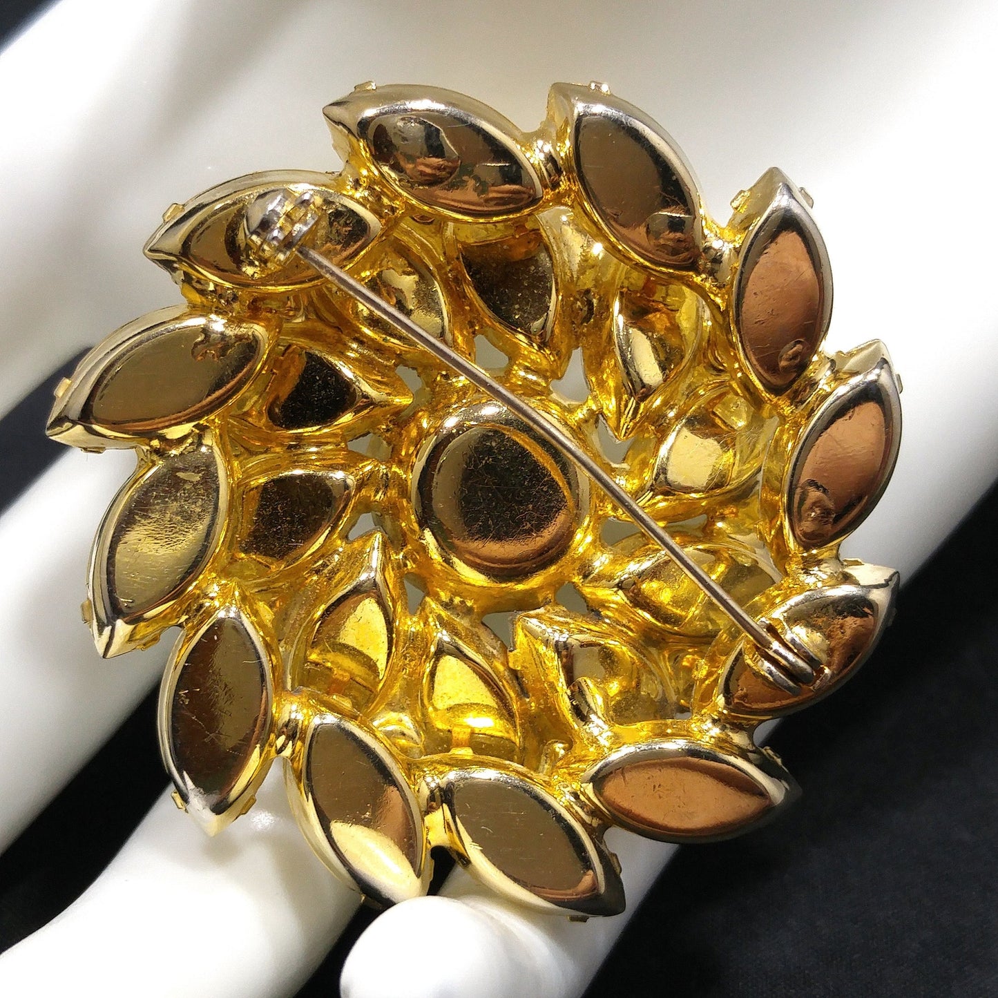 Mid-Century Clear Crystal Rhinestone Flower Brooch, Gold Plated, 1960s Vintage Jewelry