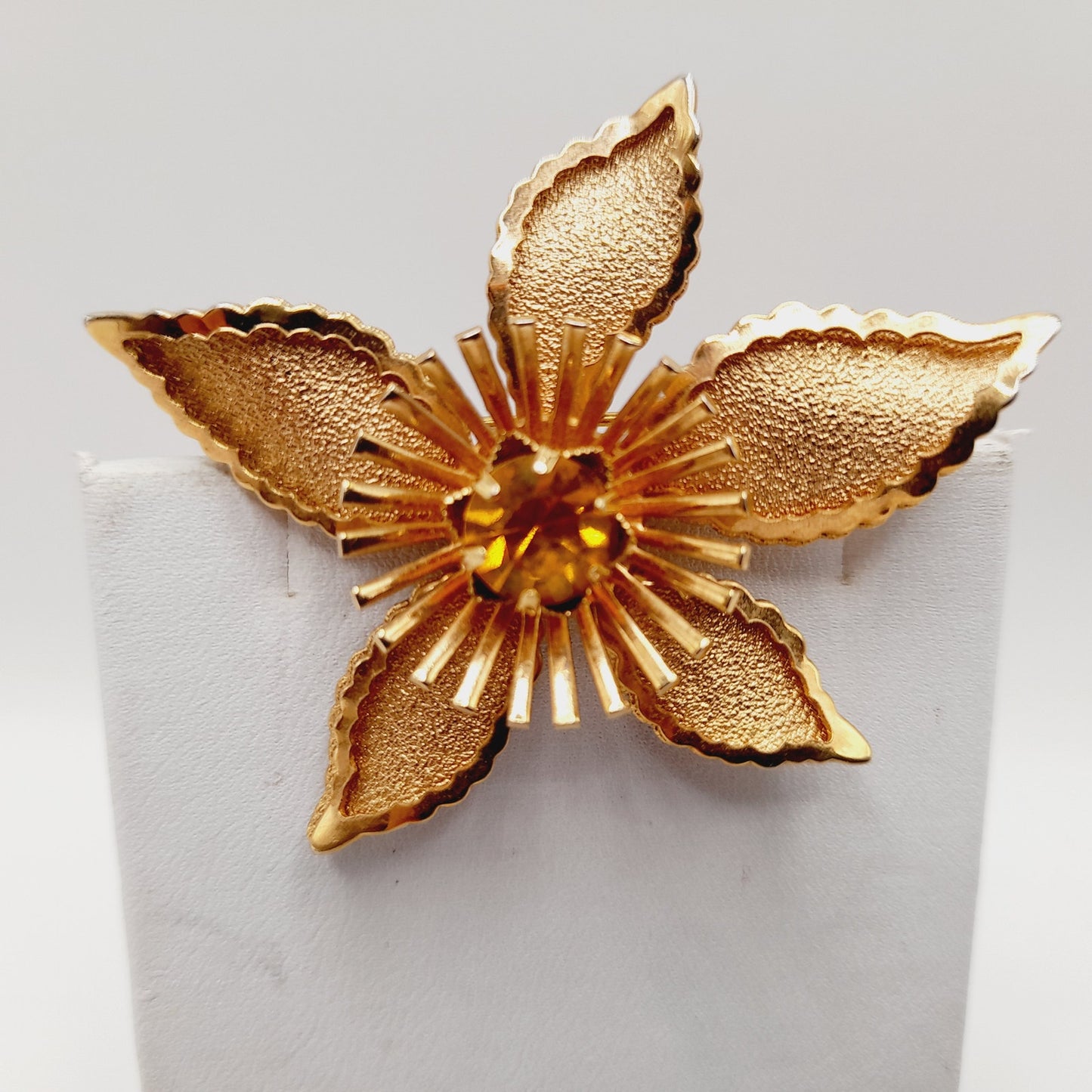 Vintage 1950s Gold Tone Rhinestone Metal Flower Brooch - 2 1/4 Inches