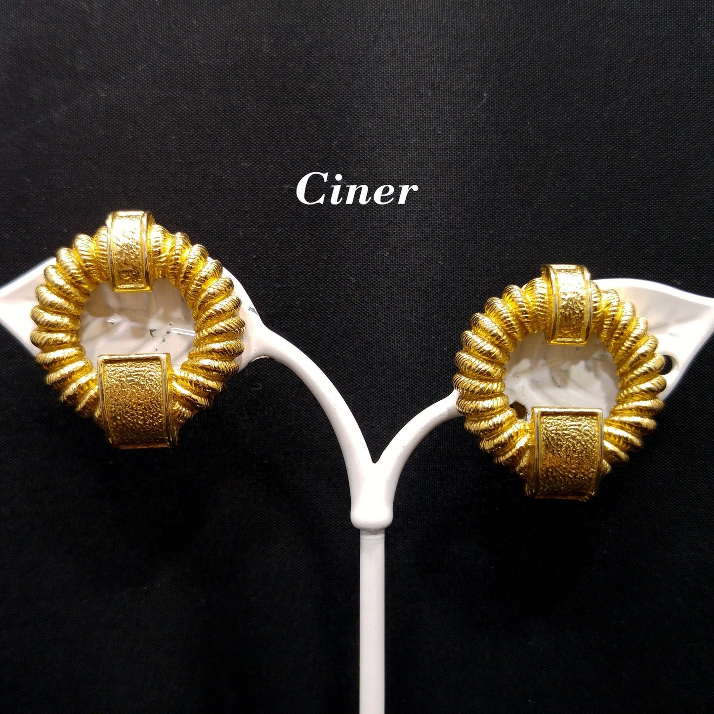 Ciner Open Center Round Clip Earrings, Gold Plated, 1980s Vintage Jewelry