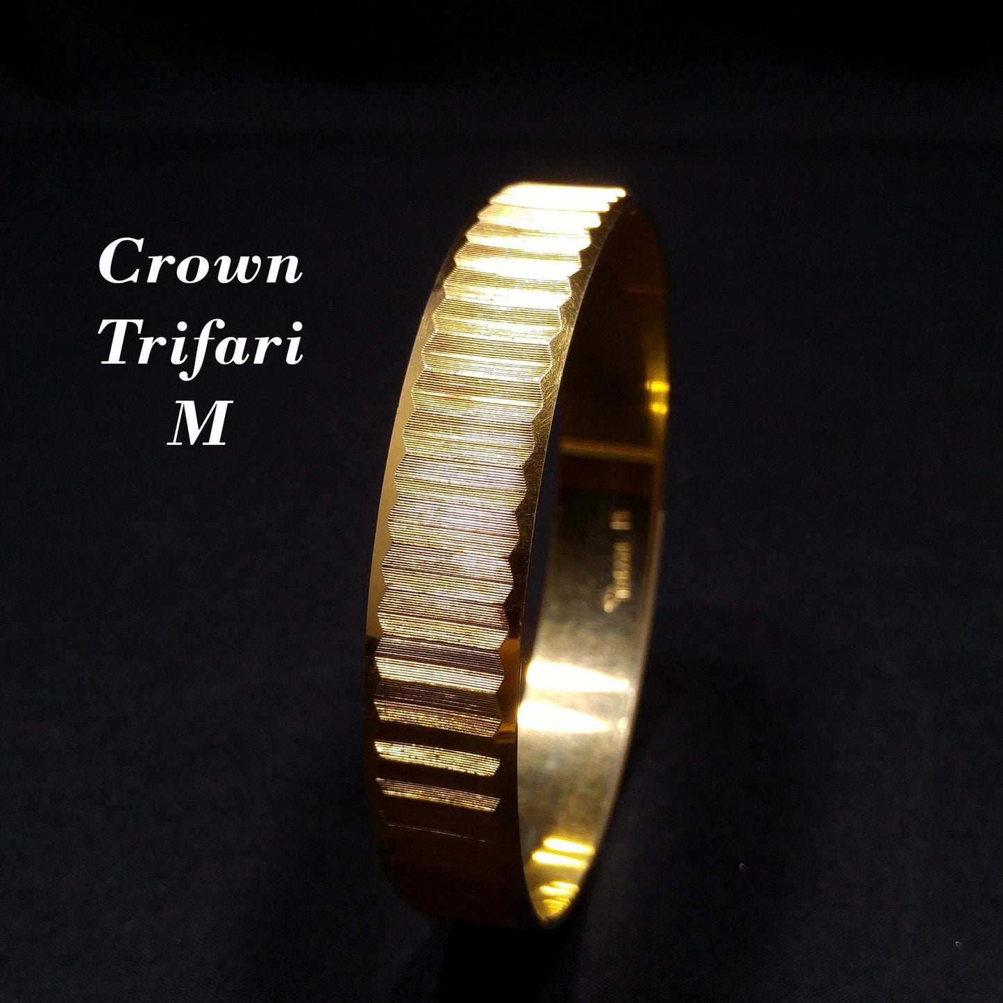 Crown Trifari Gold Plated Bangle Bracelet, Size M, 1960s Vintage Jewelry