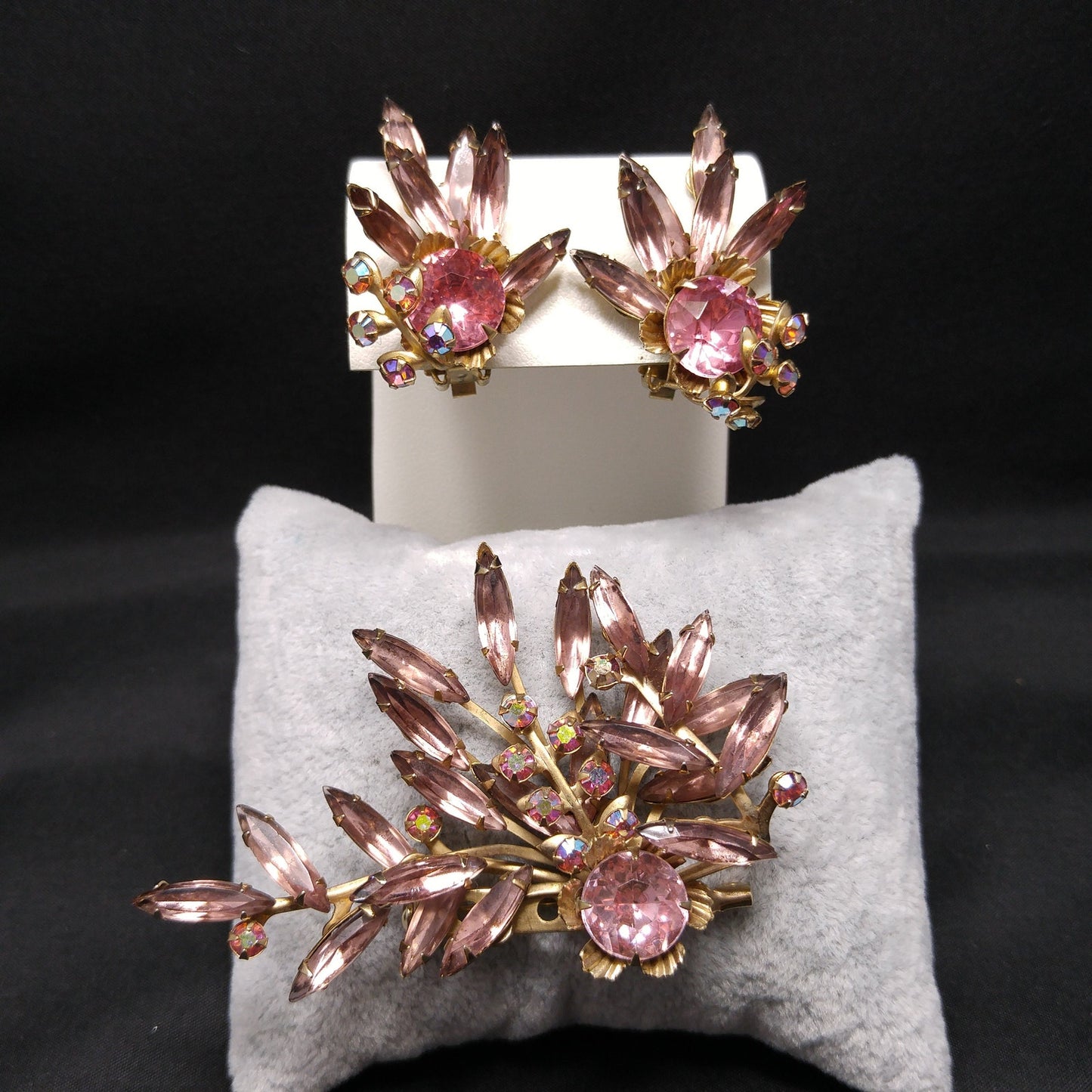 Pink Lavender Rhinestone Brooch Earrings, Riveted Design, 1950s Vintage Jewelry