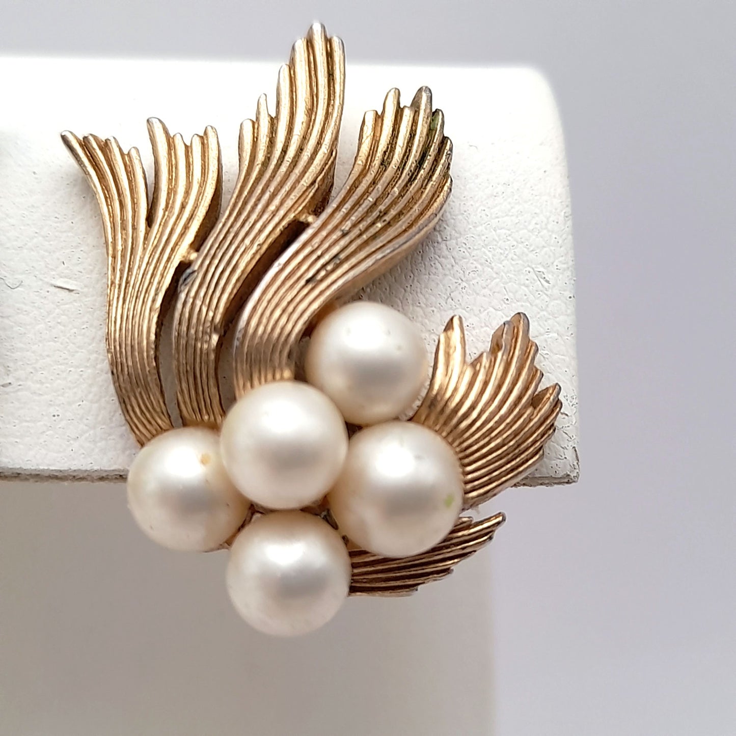 Vintage Crown Trifari Faux Pearl Clip Earrings – Gold Tone Designer Jewelry