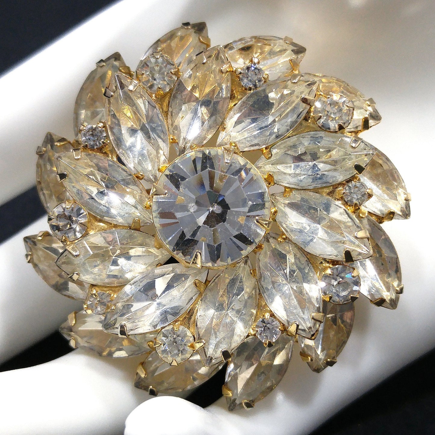 Mid-Century Clear Crystal Rhinestone Flower Brooch, Gold Plated, 1960s Vintage Jewelry