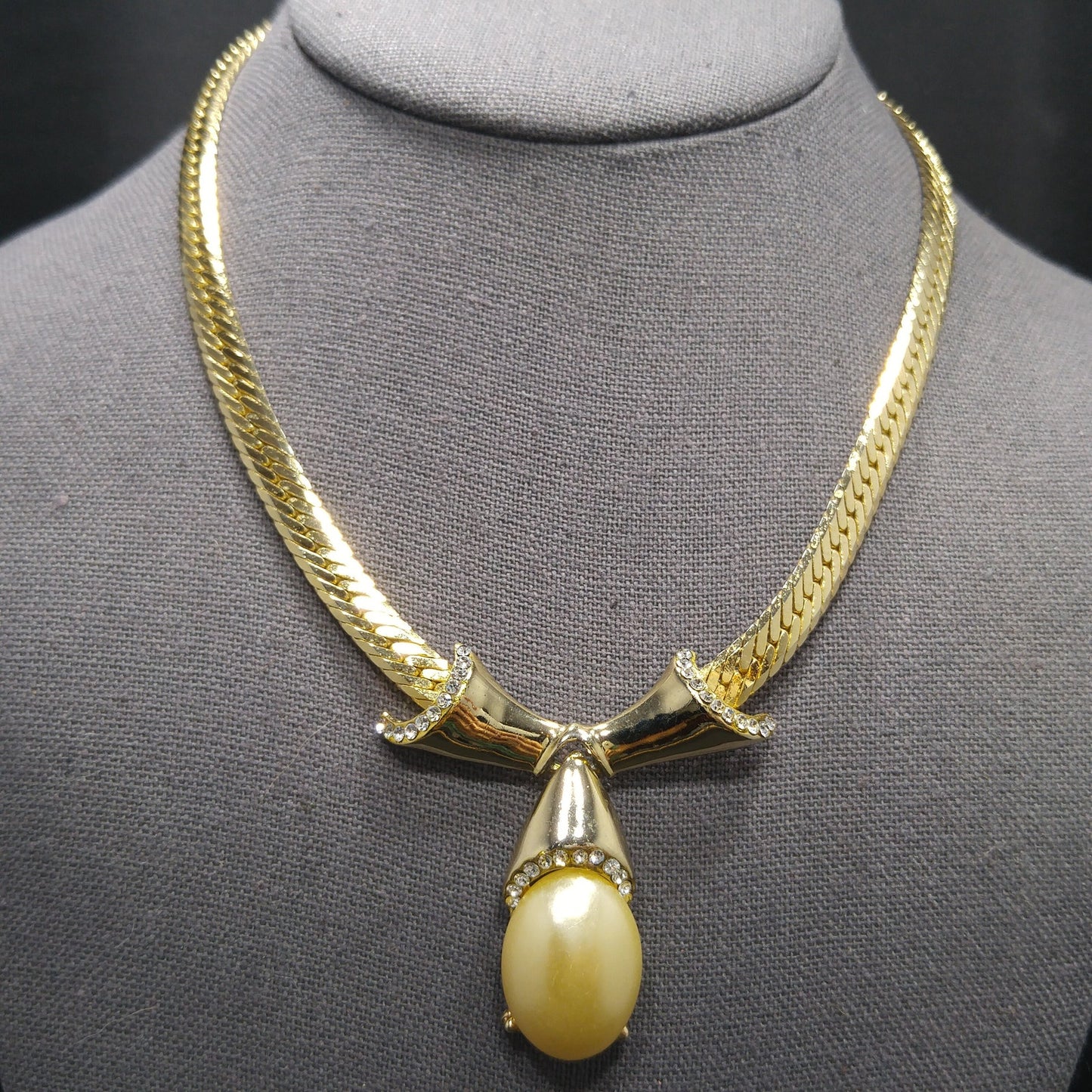 White Pearled Cabochon Pendant Necklace, Gold Plated Chain, 1980s Vintage Jewelry