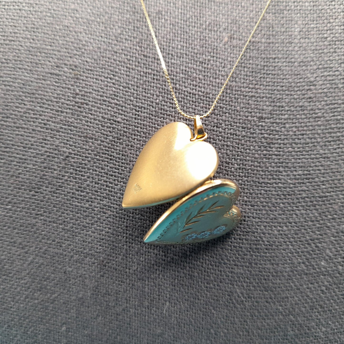 Vintage 14K Gold Filled Locket Chain Necklace, Photo Locket, 1950s Jewelry