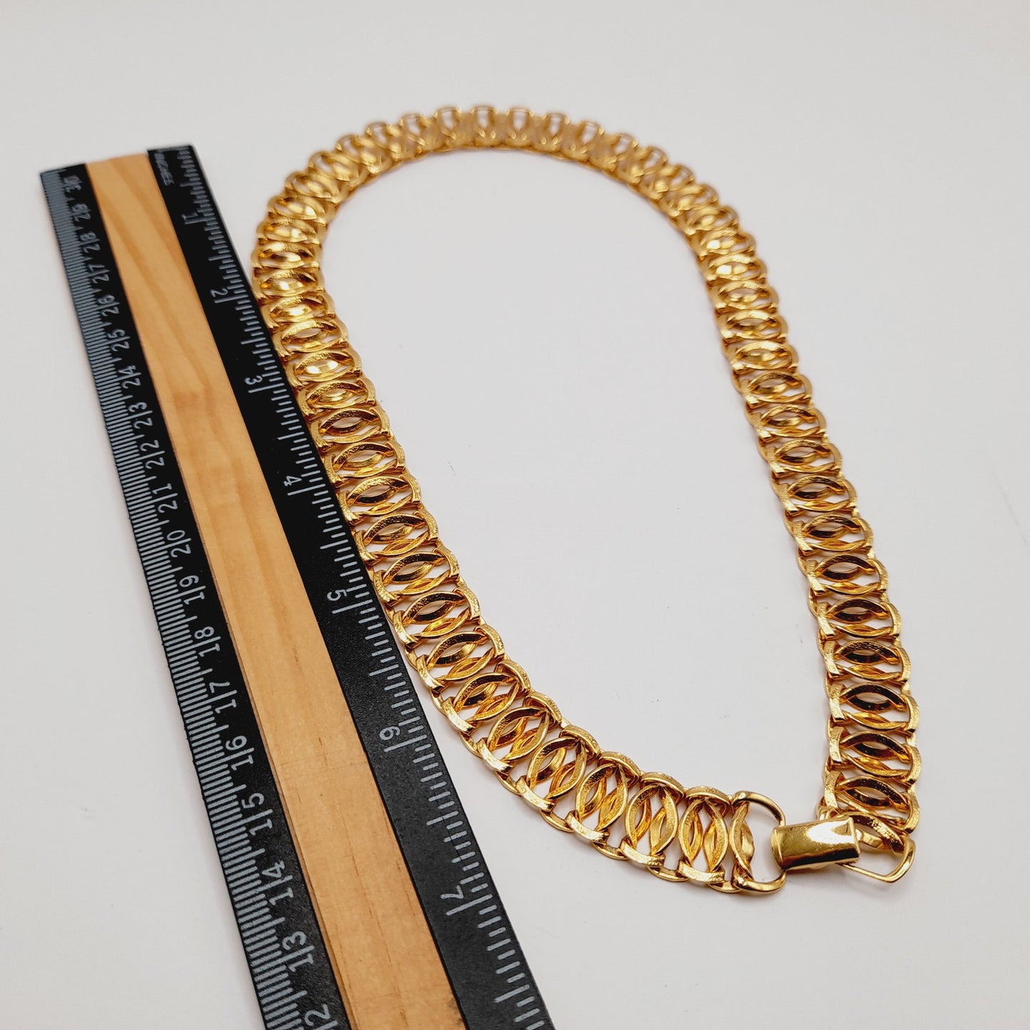 Vintage Trifari Interlocking Choker Necklace Gold Tone Link Collar – 18" Jewelry