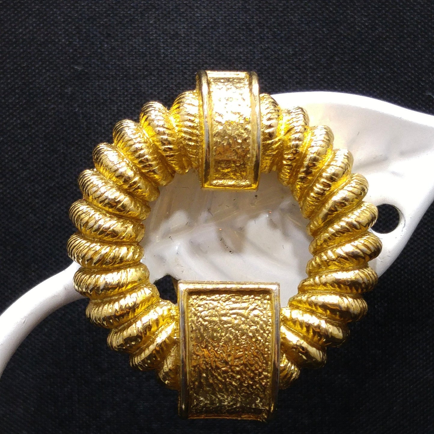 Ciner Open Center Round Clip Earrings, Gold Plated, 1980s Vintage Jewelry