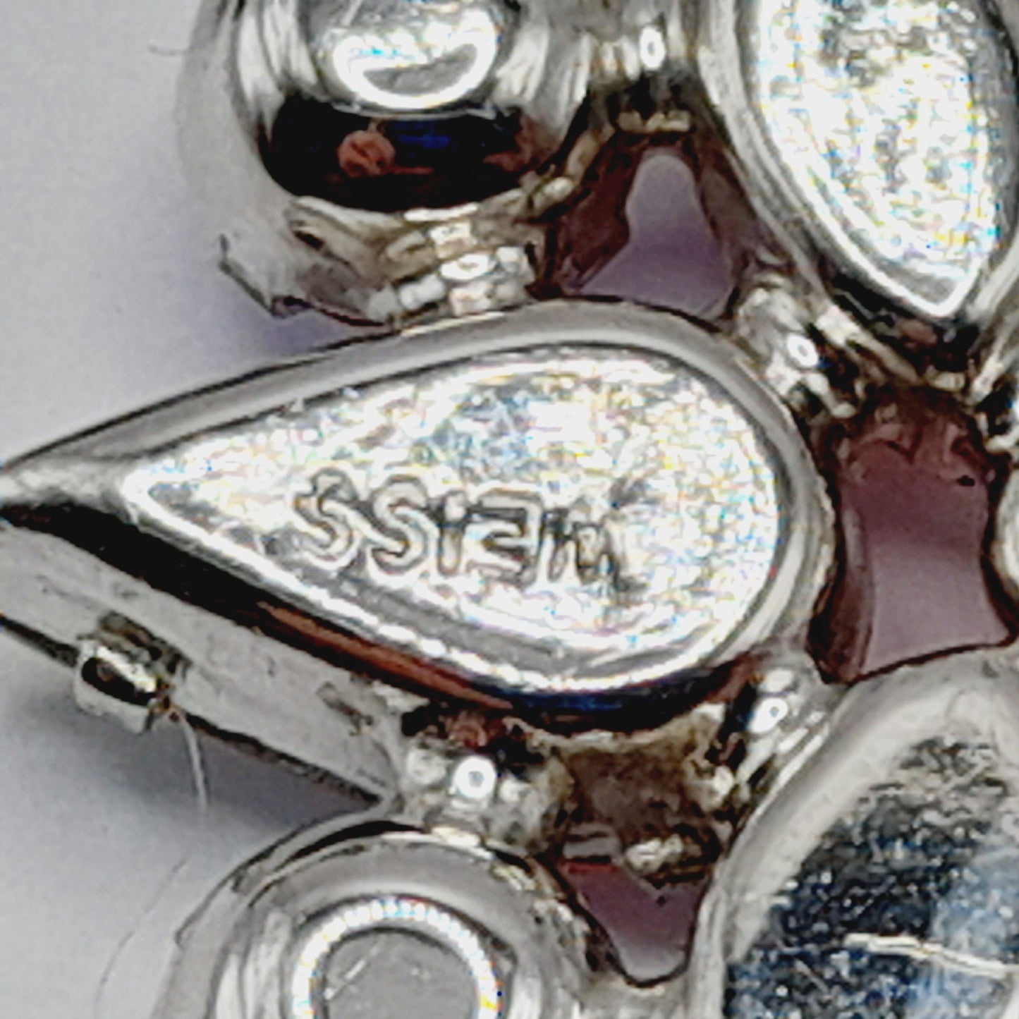 Dazzle in Vintage Glamour – Pink Rhinestone WEISS Brooch & Earrings Set