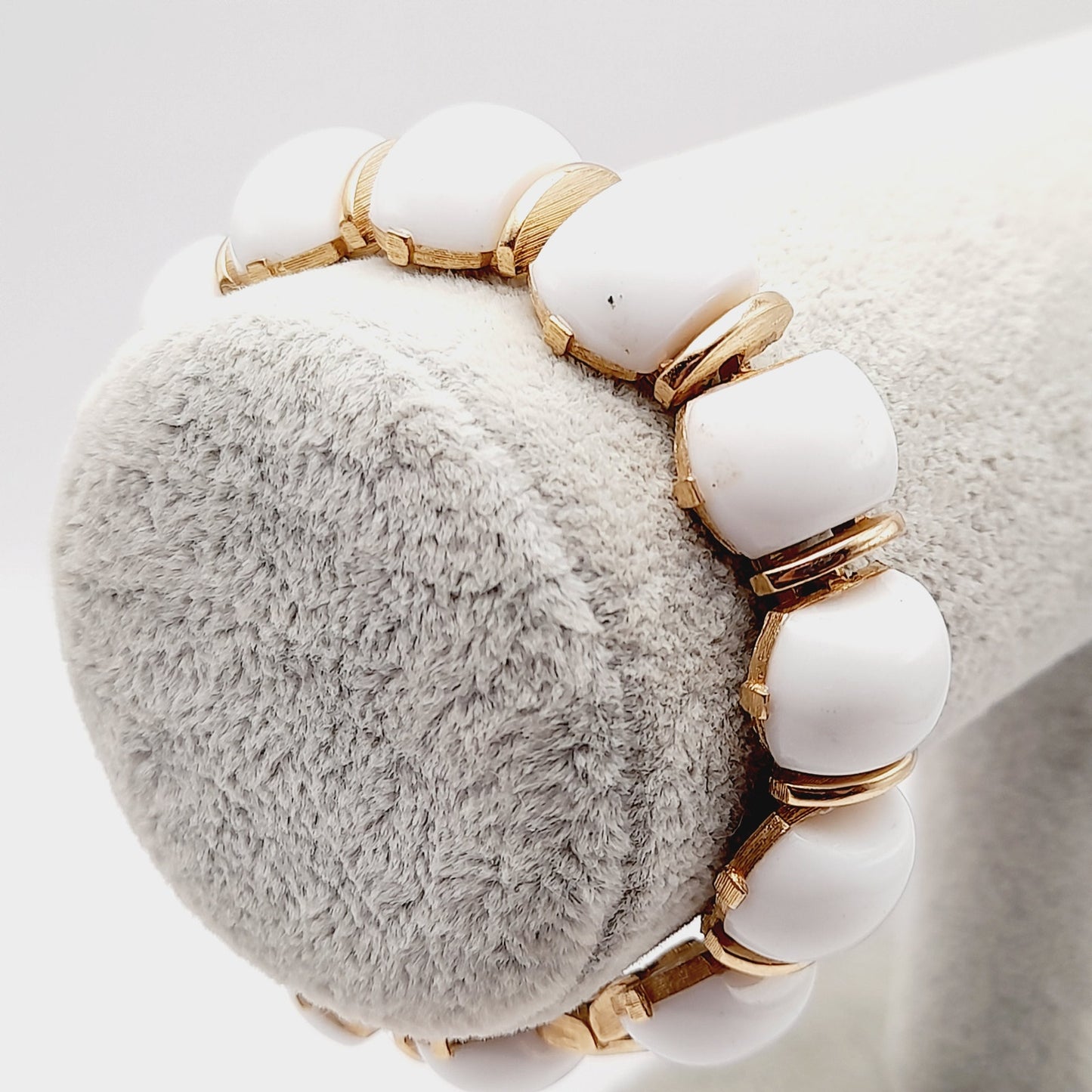 Vintage Crown Trifari White Lucite Gold Plated Link Bracelet