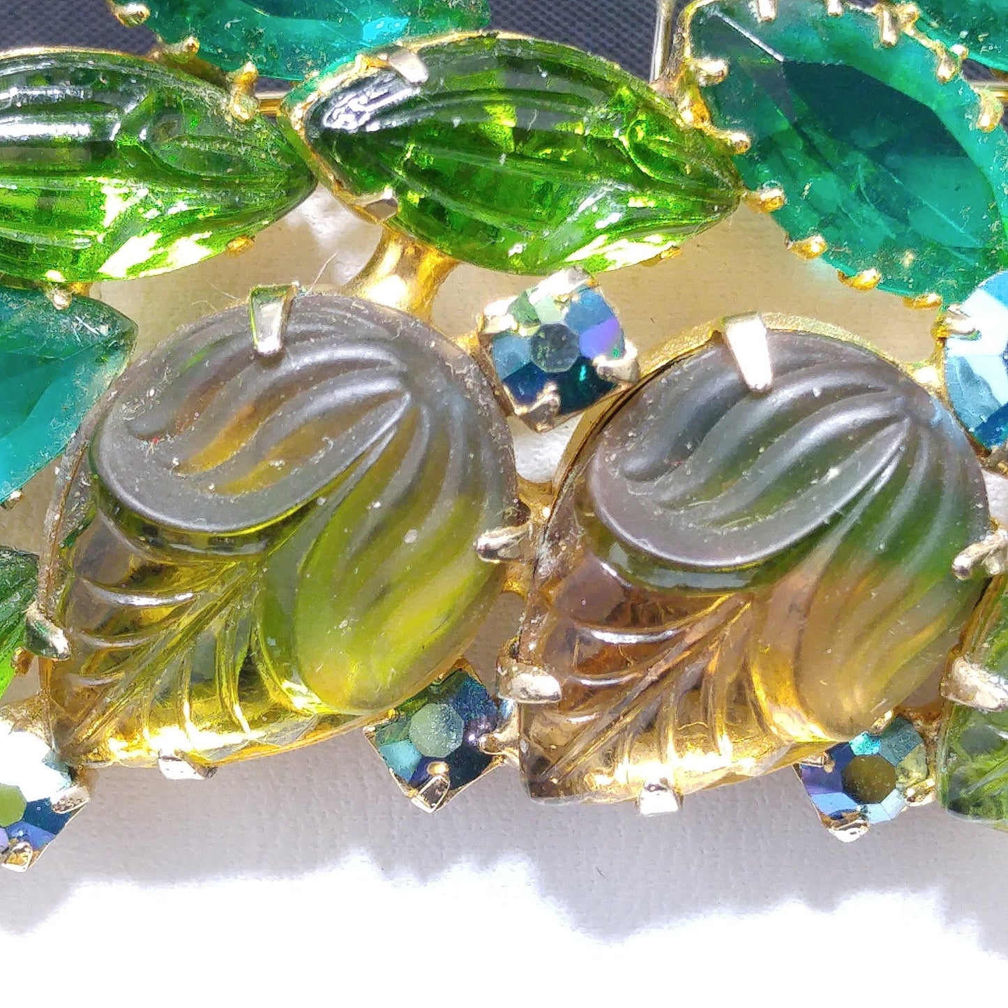Green Aurora Borealis Acorn Molded Leaf Brooch Earrings Set, Gold Plated, 1960s Vintage Jewelry