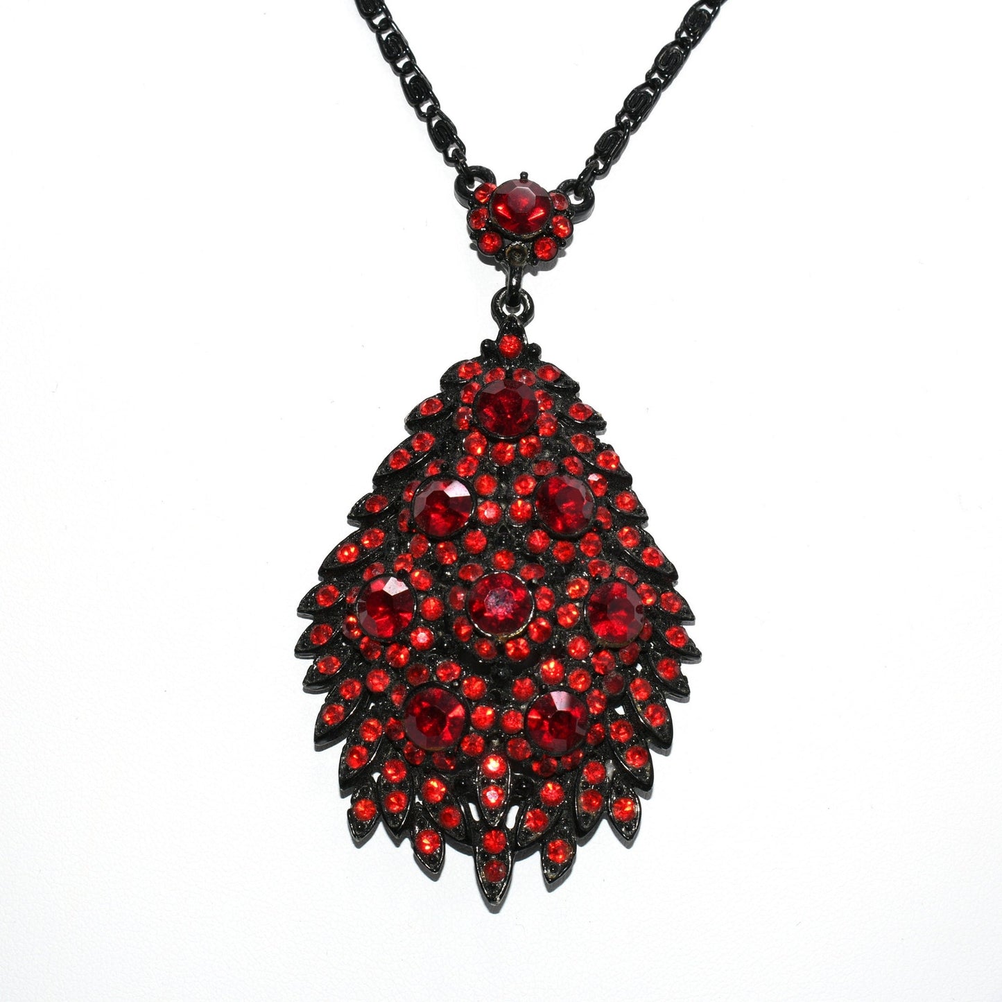 Rare Hollycraft Red Rhinestone Pendant Necklace, Black Enamel Japanned, 1950s Vintage Jewelry