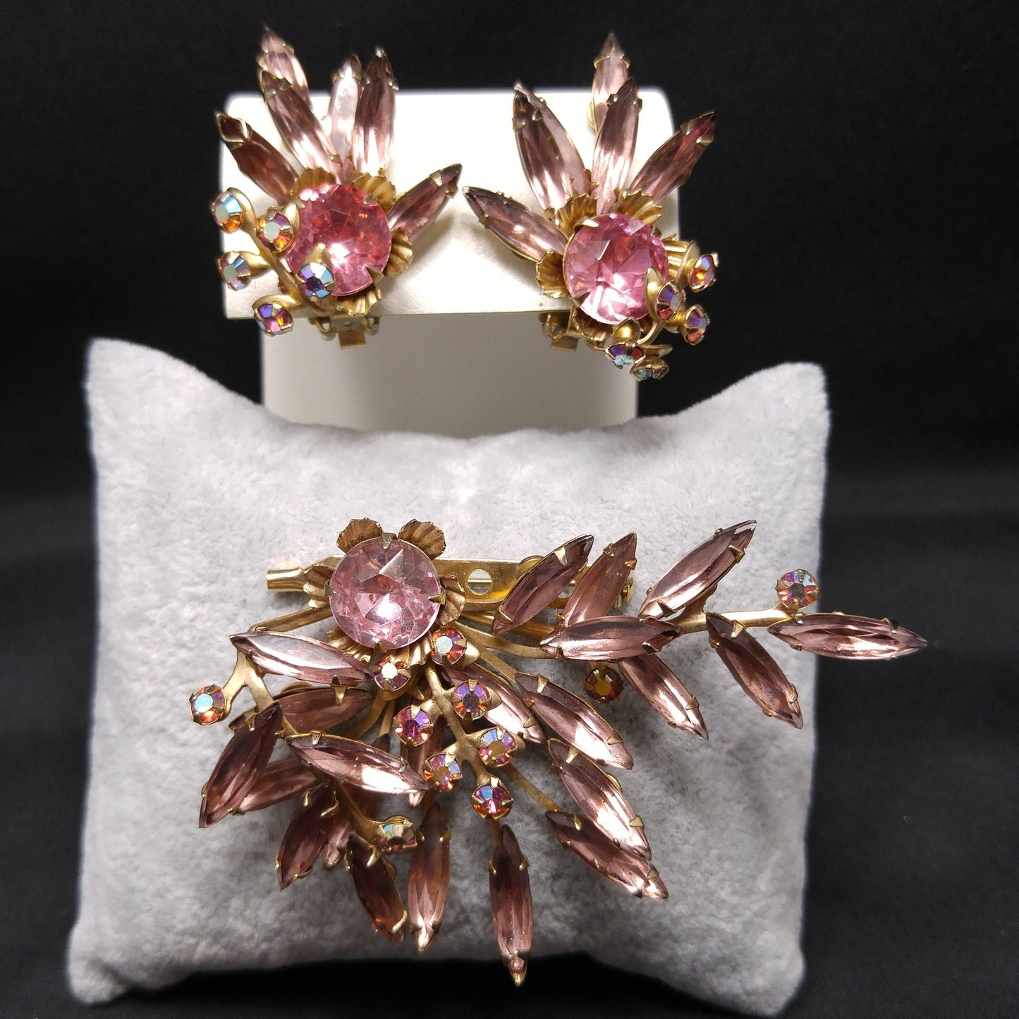 Pink Lavender Rhinestone Brooch Earrings, Riveted Design, 1950s Vintage Jewelry