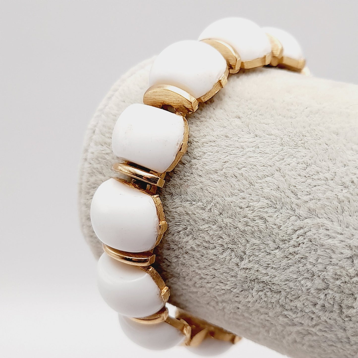 Vintage Crown Trifari White Lucite Gold Plated Link Bracelet