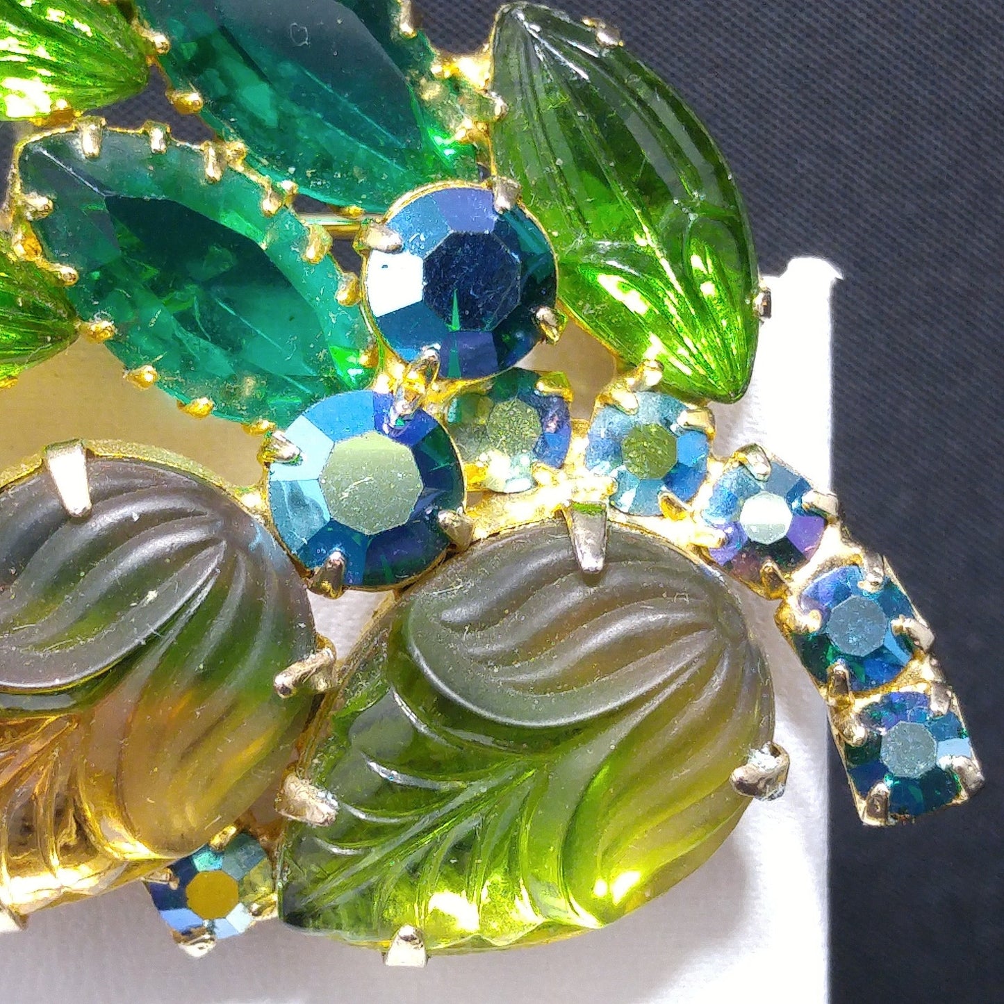 Green Aurora Borealis Acorn Molded Leaf Brooch Earrings Set, Gold Plated, 1960s Vintage Jewelry