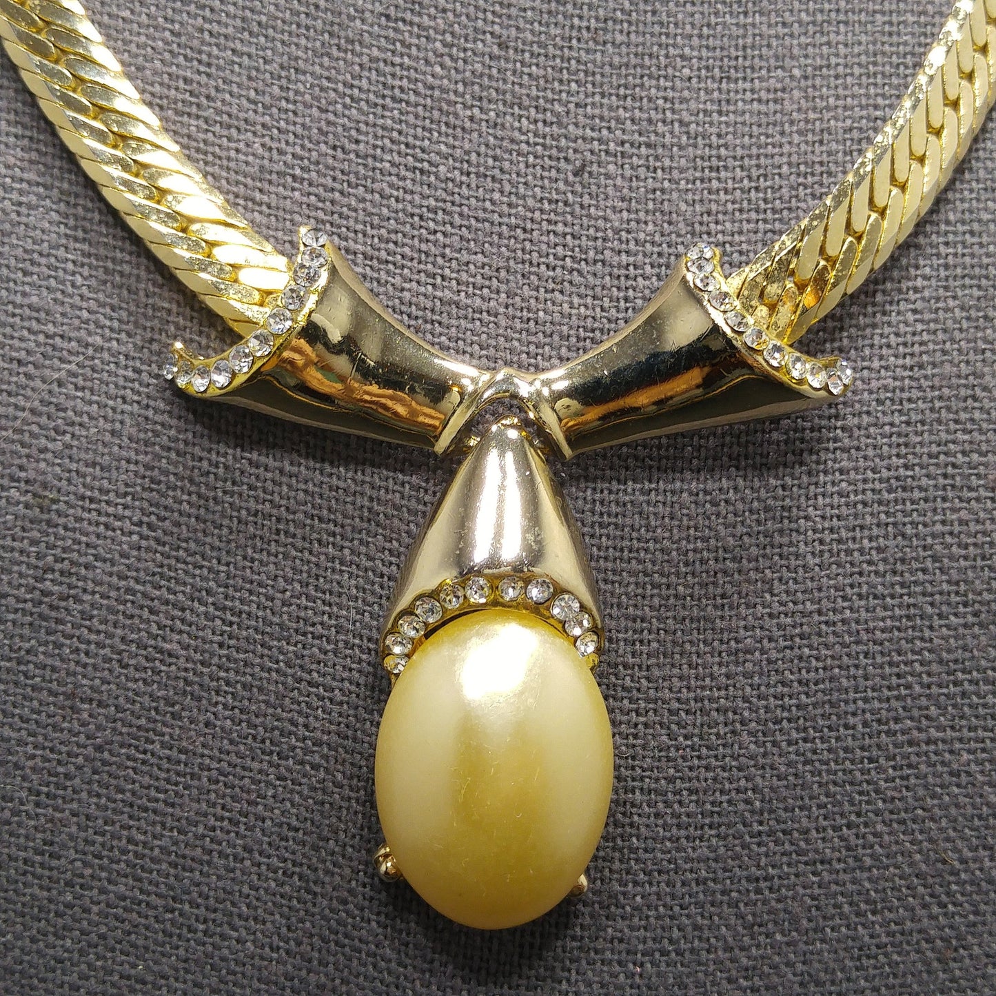 White Pearled Cabochon Pendant Necklace, Gold Plated Chain, 1980s Vintage Jewelry
