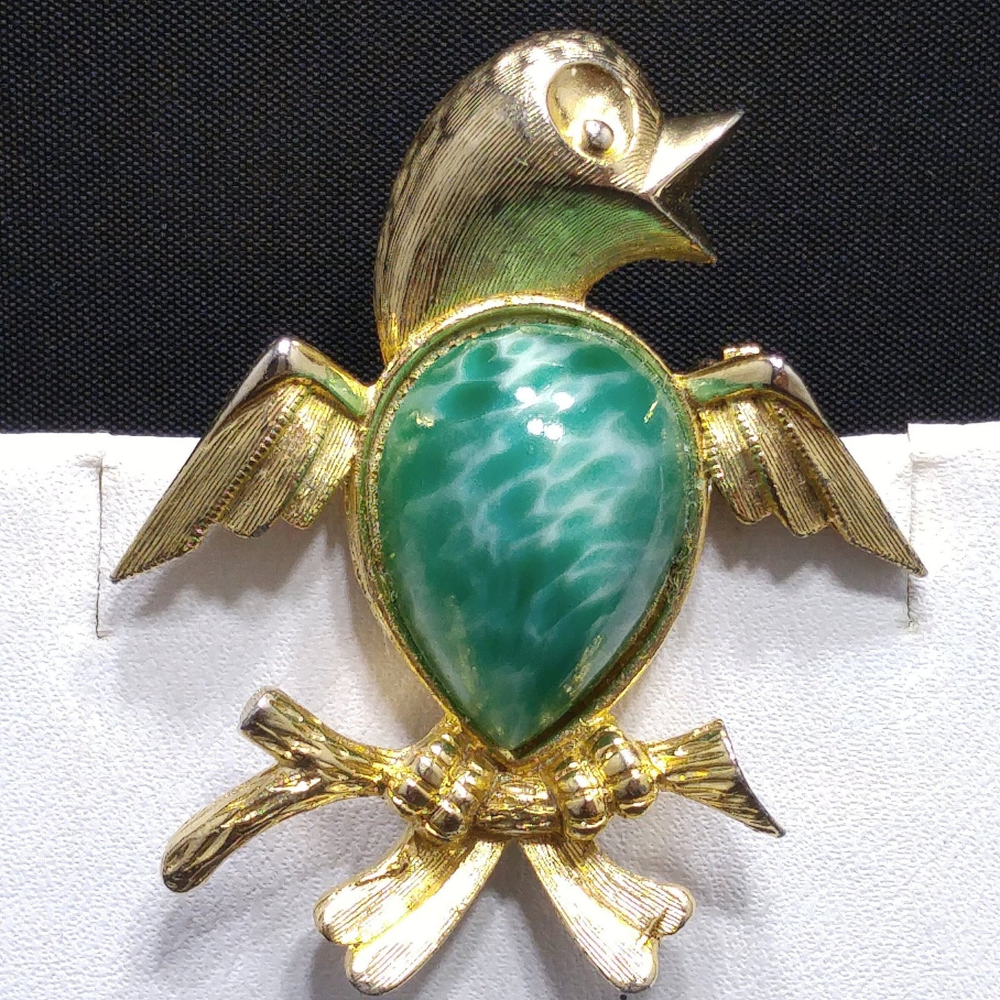 Hattie Carnegie Peking Glass Bird Brooch, 1960s Vintage Jewelry
