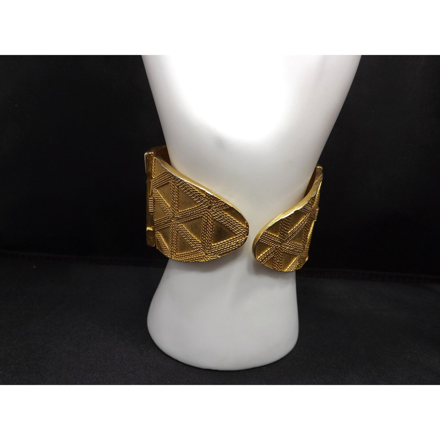 Kenneth Lane Large Hinged Bracelet, Gold Plated, Vintage Jewelry