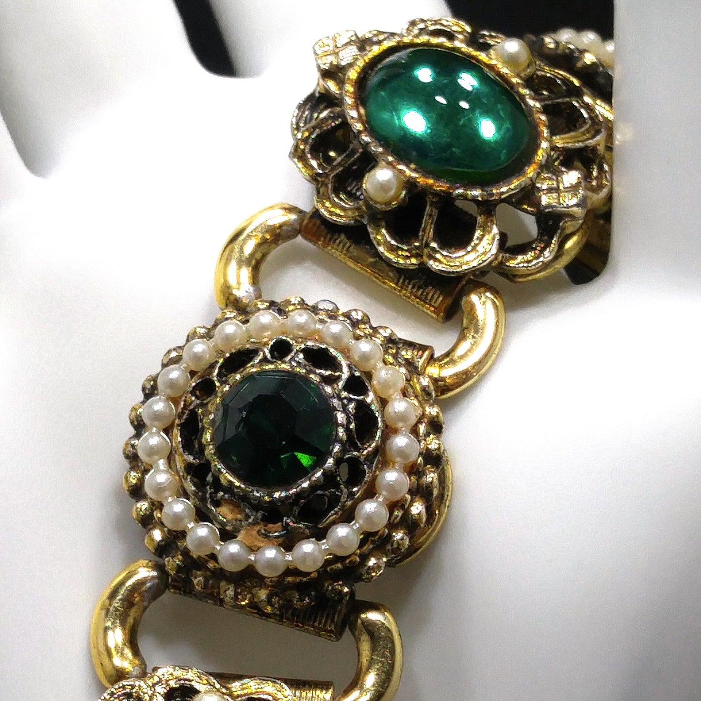 Emerald Green Rhinestones Book Chain Bracelet, Faux Pearls, 1940s 1950s Vintage Jewelry