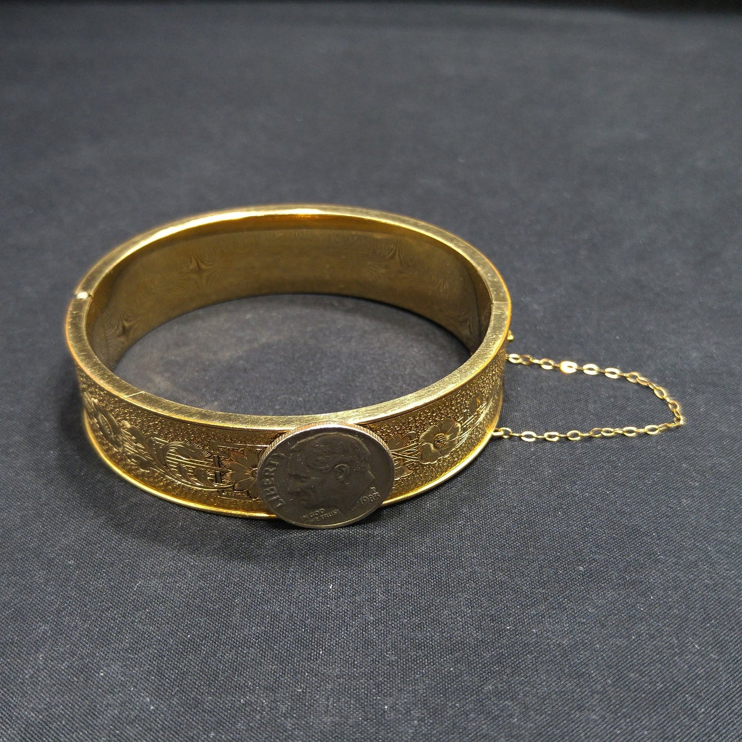 Vintage 1930s 10K GF Floral Hinged Bracelet Engraved Flowers Safety Chain