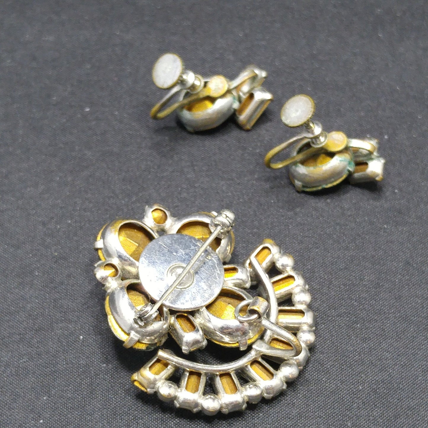 Vintage Green Clear Pendant Brooch Screw-back Earrings, 1940s Vintage Jewelry