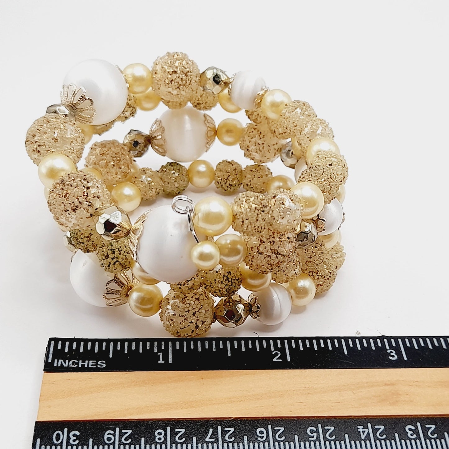 Vintage 1950s Beaded Bracelet – Gold & Pearl Memory Wire Wrap