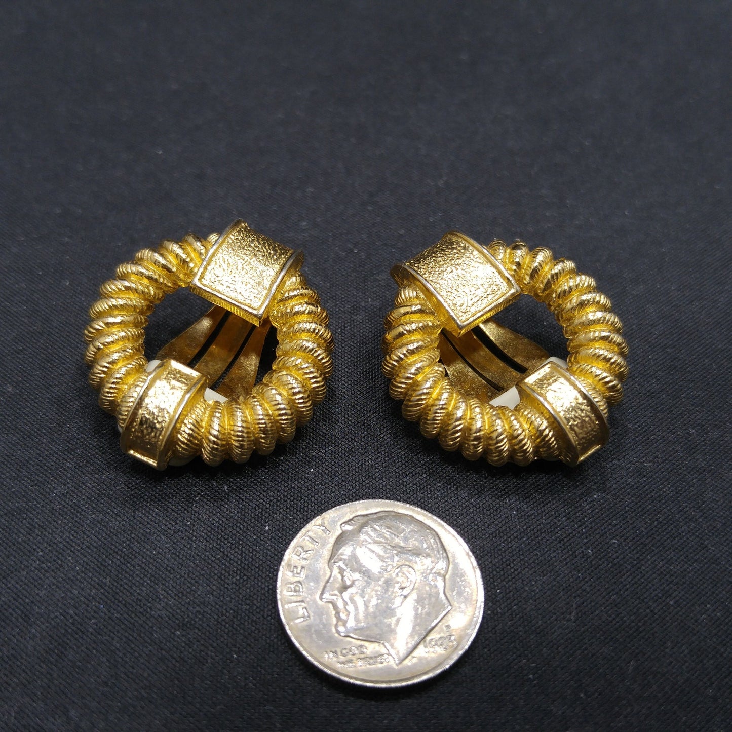 Ciner Open Center Round Clip Earrings, Gold Plated, 1980s Vintage Jewelry