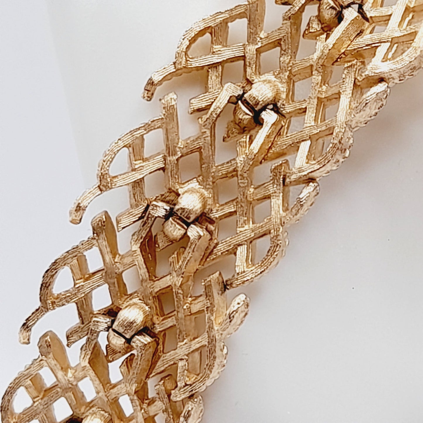 Vintage Mid Century 1950s Signed Crown Trifari Brushed Gold Tone Basket Weave Wide Link Bracelet 7.5"