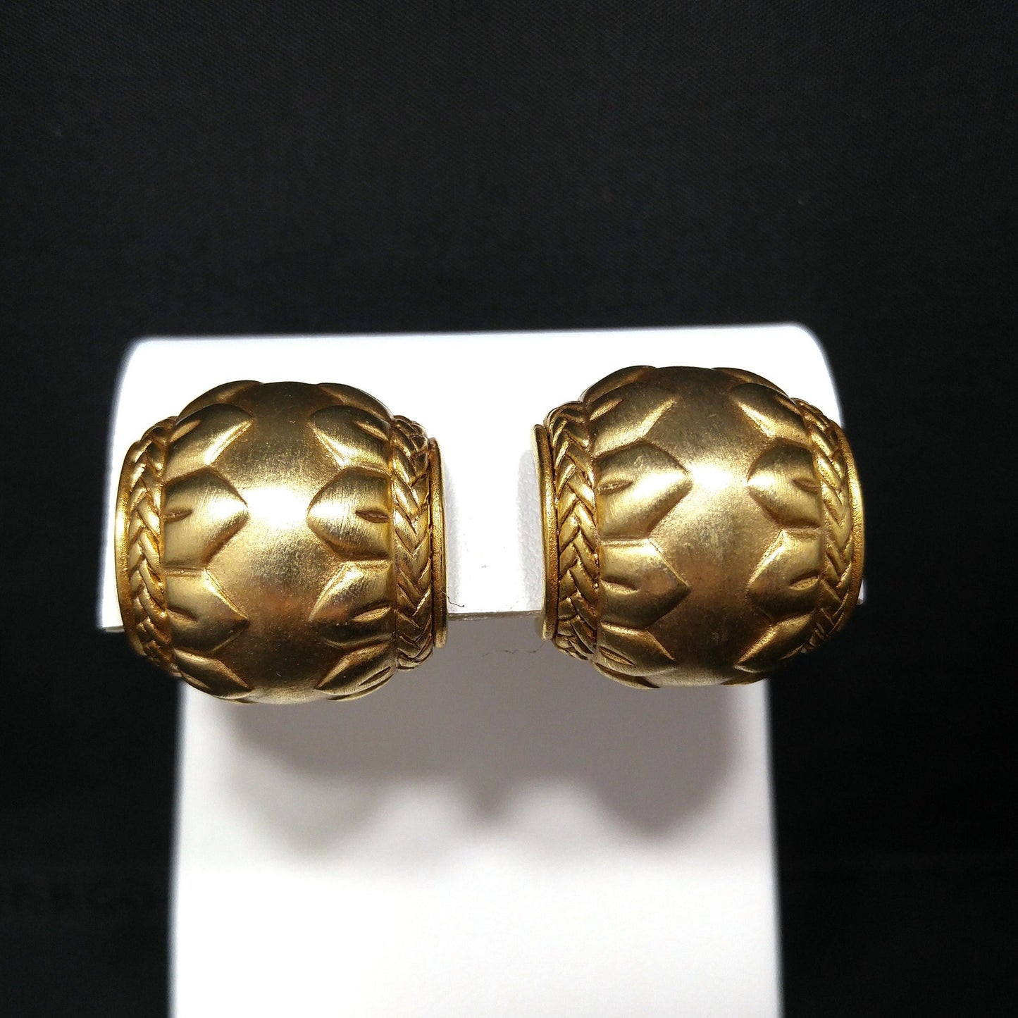 Oscar de la Renta Wide Clip Earrings, Gold Plate, 1980s Vintage Jewelry