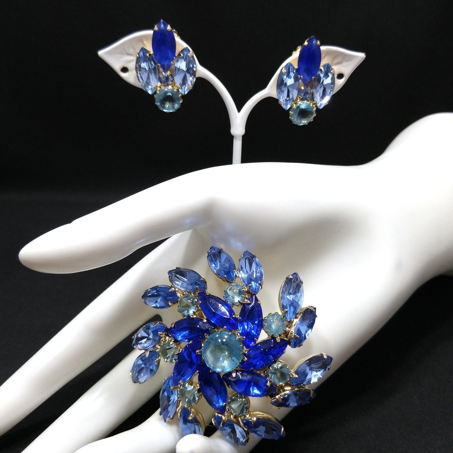 Blue Light Dark Rhinestones Pinwheel Brooch & Earrings, Gold Plated, 1960s Vintage Jewelry