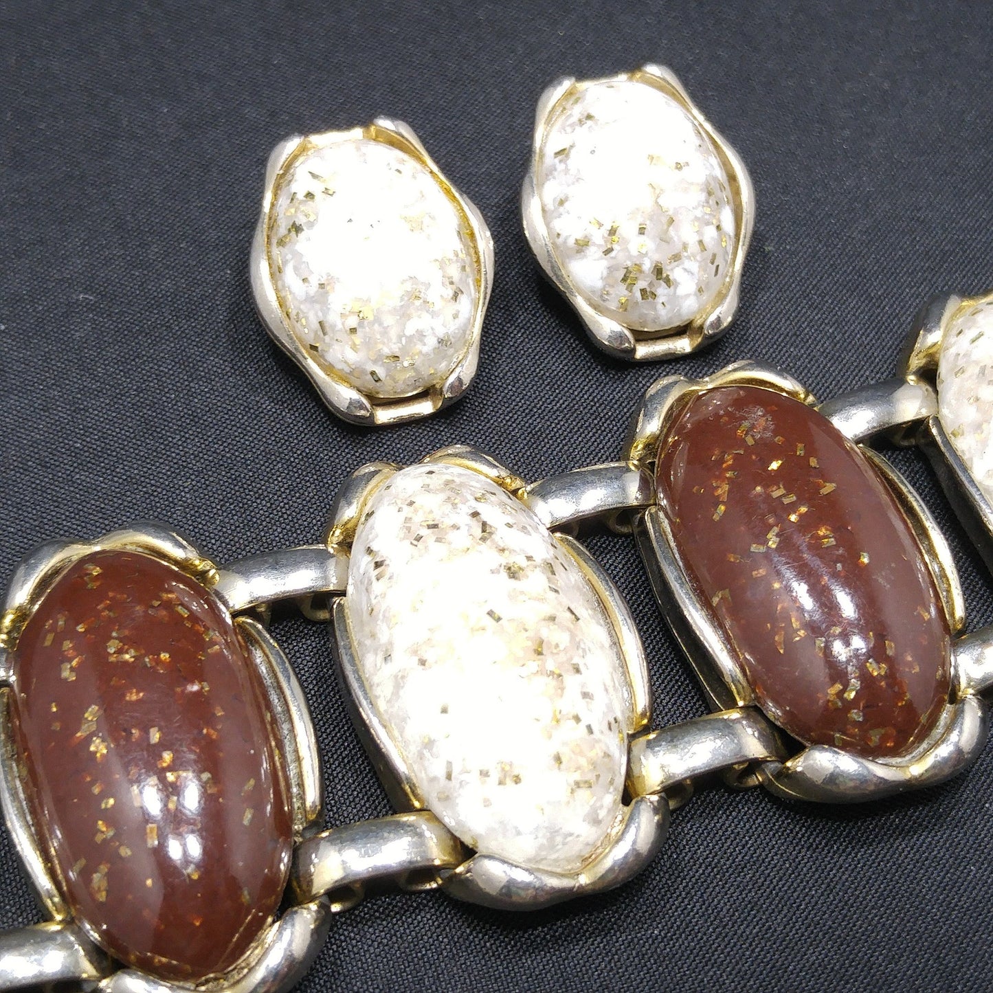 Lucite Confetti Cab Bracelet & Earrings, Gold Glitter Cabochons, 1950s Vintage Jewelry