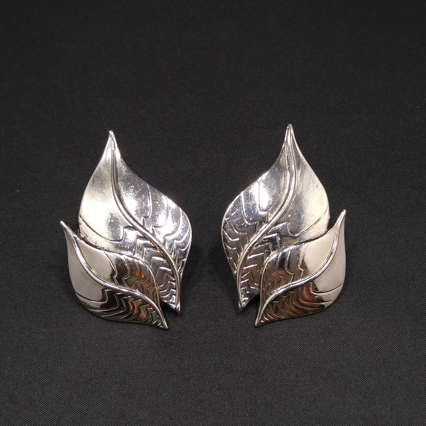 Laurel Burch Two Leaves Clip Earrings, Rhodium Plated, 1980s Vintage Jewelry