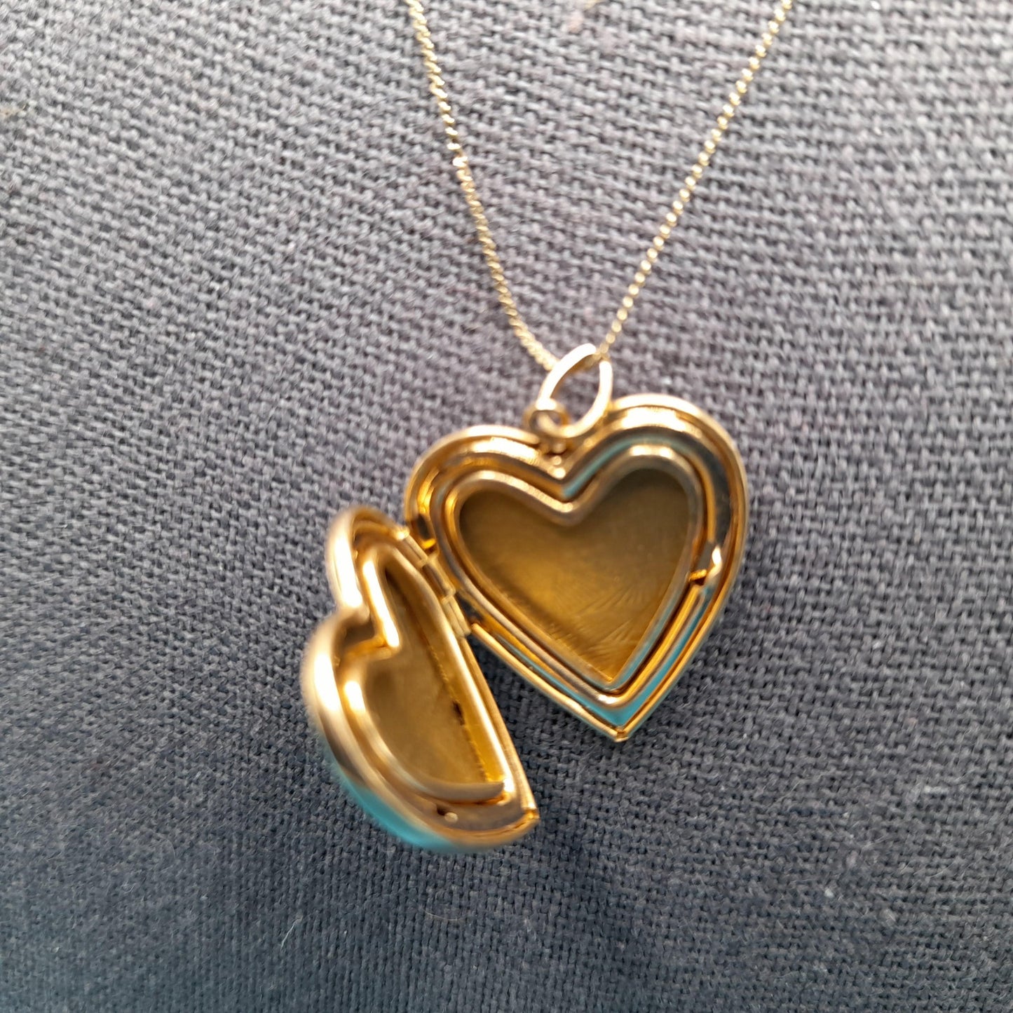 Vintage 14K Gold Filled Locket Chain Necklace, Photo Locket, 1950s Jewelry