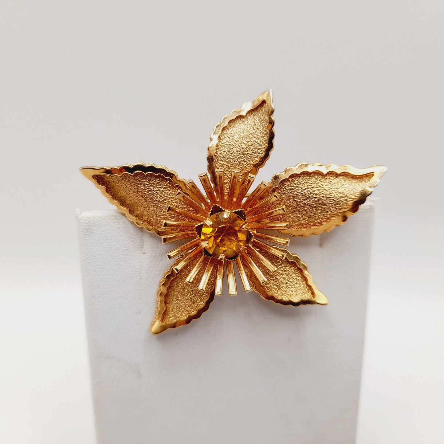 Vintage 1950s Gold Tone Rhinestone Metal Flower Brooch - 2 1/4 Inches