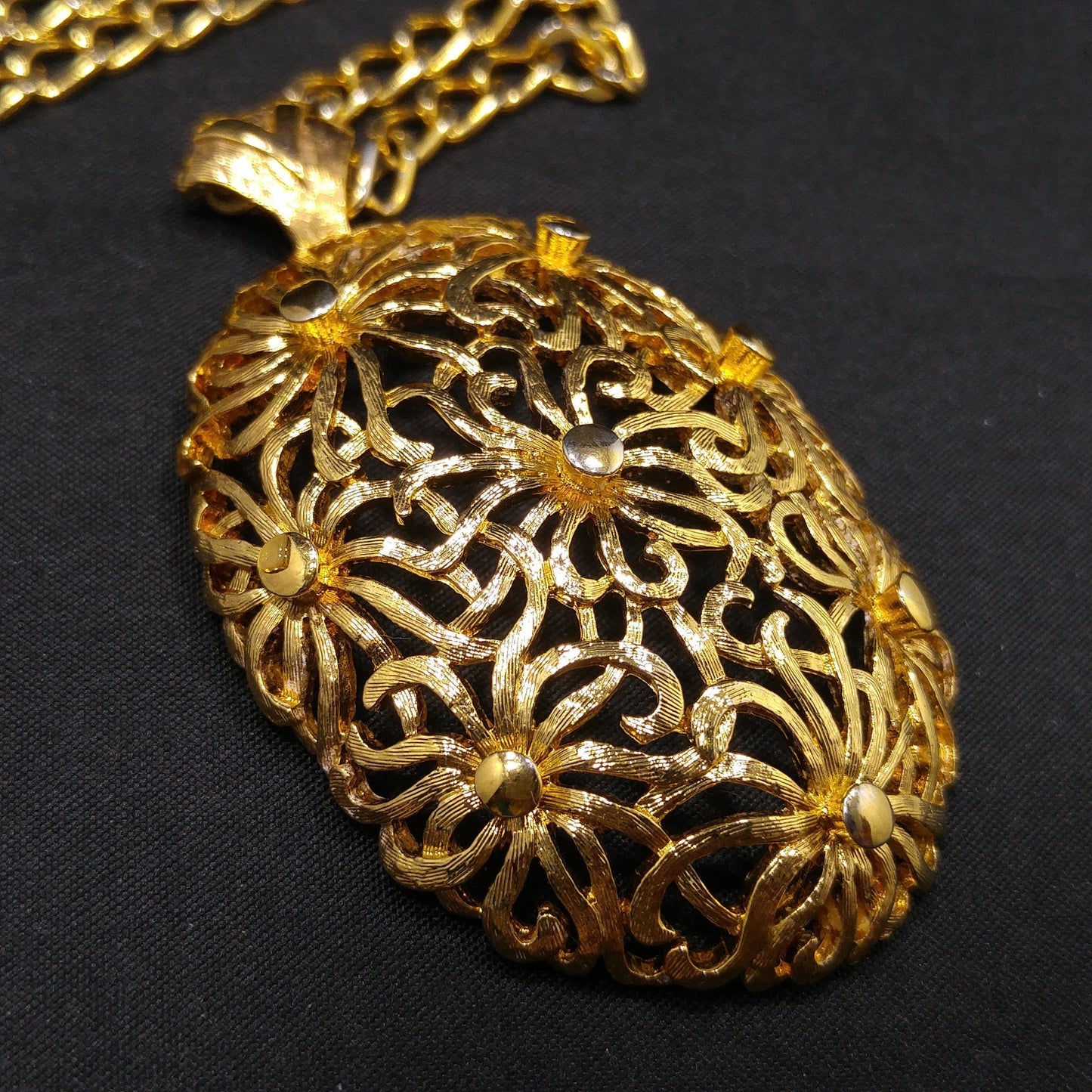 Monet Floral Filigree Pendant Necklace, Gold Plated, 1970s Vintage Jewelry