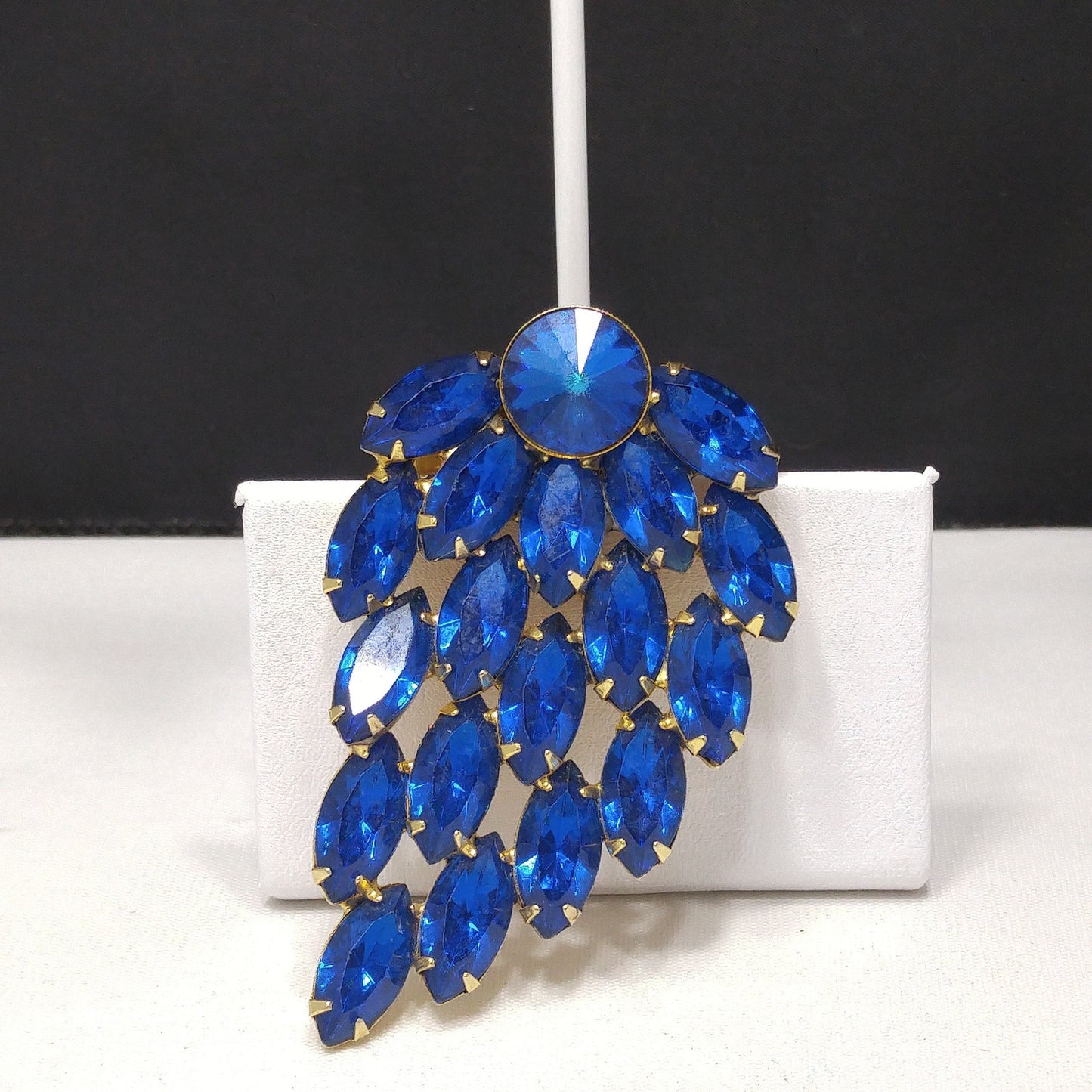 Mid Century Blue Rivoli Brooch & Earrings, Gold Plated, 1960s Vintage Jewelry