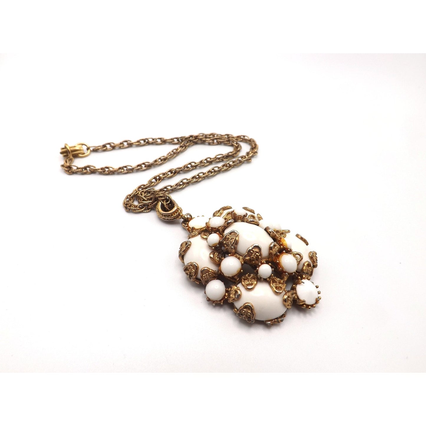 Hollycraft White Cabochons Rhinestones Pendant Necklace, Filigree Prongs, 1960s Vintage Jewelry